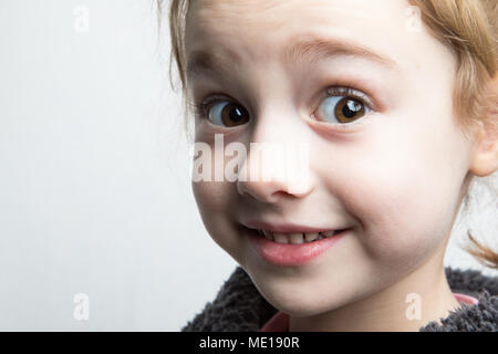 Cute little girl smile Banque D'Images