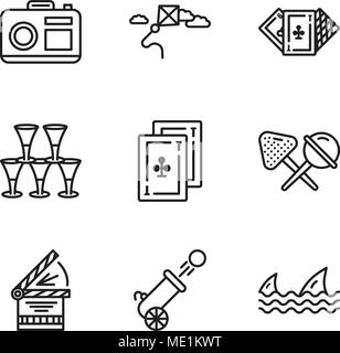 Ensemble de 9 icônes modifiable simple tels que les requins, Cannon, Meissen, Bonbons, cartes, lunettes, Casino, Kite, appareil photo, peut être utilisé pour le mobile, l'interface utilisateur web Illustration de Vecteur