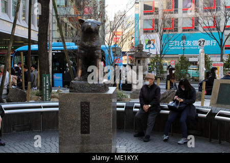 La statue de Hachiko c'est célèbre pour sa fidélité. Situé à proximité de croisement de Shibuya. Prises à Tokyo, février 2018. Banque D'Images