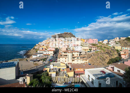 Donnent sur plus de Castelsardo, Sardaigne, Italie Banque D'Images