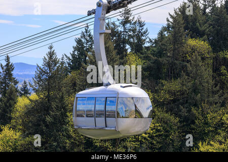 Portland Aerial Tram (Tram OHSU) entre le quartier du front sud de la ville et de la principale Oregon Health & Science University (OHSU) campus Banque D'Images