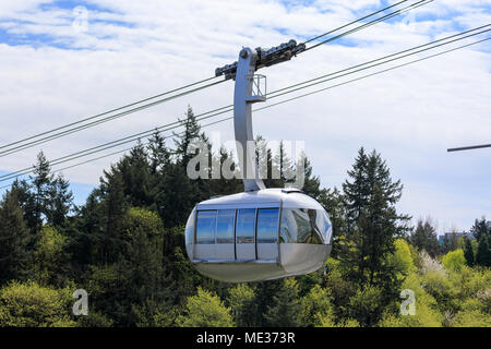 Portland Aerial Tram (Tram OHSU) entre le quartier du front sud de la ville et de la principale Oregon Health & Science University (OHSU) campus Banque D'Images