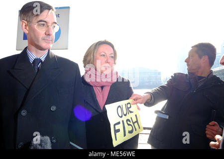 Jacob Rees Mogg et Nigel Farage étape une protestation à la pêche d'autorisation comprend : Jacob Rees Mogg Où : London, Royaume-Uni Quand : 21 Mar 2018 Crédit : R.M.T. /WENN.com Banque D'Images