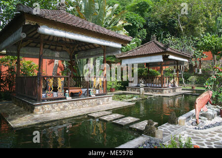Gazebos traditionnel indonésien Puri Mas Resort Senggigi Lombok en Indonésie Banque D'Images