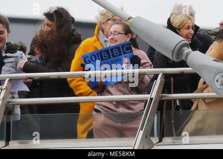 Une équipe de la BBC prend une équipe de l'ITV dans l'allégement Sport Boat Race à Salford Quays dispose d''atmosphère où : Manchester, Royaume-Uni Quand : 21 Mar 2018 Crédit : John Rainford/WENN.com Banque D'Images