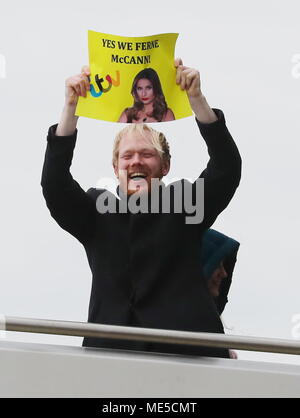 Une équipe de la BBC prend une équipe de l'ITV dans l'allégement Sport Boat Race à Salford Quays dispose d''atmosphère où : Manchester, Royaume-Uni Quand : 21 Mar 2018 Crédit : John Rainford/WENN.com Banque D'Images