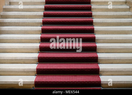 Escalier d'entrée de l'Académie croate des sciences et des arts de Zagreb. Banque D'Images