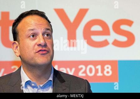 Taoiseach Leo Varadkar fait un discours lors d'un événement organisé par les membres du Fine Gael en appuyant sur pour un oui au référendum à venir sur le Huitième amendement, à la Smock Alley Theatre à Dublin. Banque D'Images