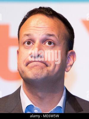 Taoiseach Leo Varadkar fait un discours lors d'un événement organisé par les membres du Fine Gael en appuyant sur pour un oui au référendum à venir sur le Huitième amendement, à la Smock Alley Theatre à Dublin. Banque D'Images