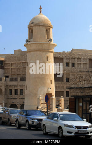 Minaret de la vieille mosquée de Souq Waqif, Doha, Qatar Banque D'Images