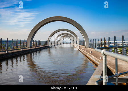 Arches à la partie supérieure de la roue de Falkirk, ascenseur à bateaux rotatif connexion du Forth et Clyde Canal avec l'Union Canal près de Falkirk, Ecosse, Royaume-Uni Banque D'Images