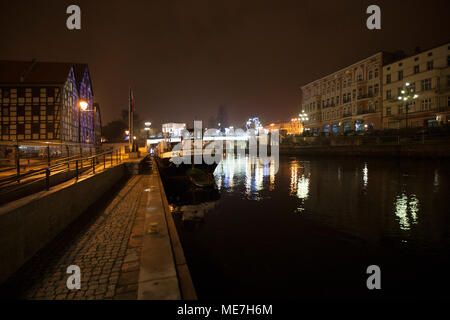 La ville de Bydgoszcz, Pologne 2015 par nuit Banque D'Images