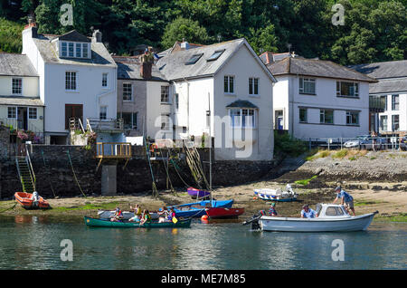 Bateaux sur le fleuve fowey, Cornwall Banque D'Images