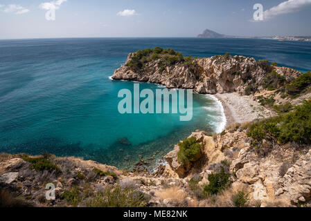 Entre Calpe et Altea Mascarat le point avec ses plages d'eau turquoise, Altea, Costa Blanca, Alicante province,Espagne Banque D'Images
