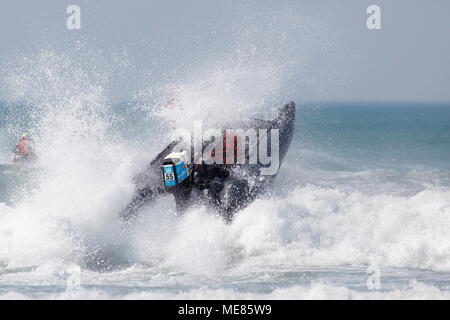 Newquay, Cornwall. 21 avril, 2018. Championnat 2018 Le 5ème prb mis à l'Jour 1 Plage de Fistral. Newquay, Cornwall, UK. 21 avril, 2018. Le premier jour du championnat le 5ème prb mis à l'a lieu sur la plage de Fistral. Credit : Nicholas Burningham/Alamy Live News Banque D'Images