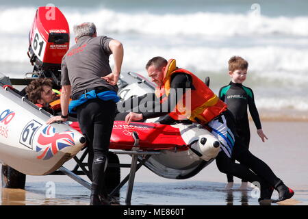 Newquay, Cornwall. 21 avril, 2018. Championnat 2018 Le 5ème prb mis à l'Jour 1 Plage de Fistral. Newquay, Cornwall, UK. 21 avril, 2018. Le premier jour du championnat le 5ème prb mis à l'a lieu sur la plage de Fistral. Credit : Nicholas Burningham/Alamy Live News Banque D'Images