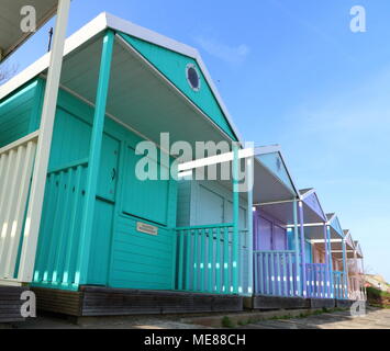 Clacton-on-Sea, Royaume-Uni, 21 avril 2018. Plus le temps ensoleillé apporte les visiteurs de la station balnéaire traditionnelle de Clacton-on-Sea, Essex, le samedi 21 avril 2018 Photo de Keith Mayhew Crédit : KEITH MAYHEW/Alamy Live News Banque D'Images