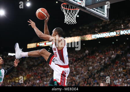 Strasbourg, France. Apr 21, 2018. Darion Atkins en action au cours de la 'Coupe de France' match entre SIG Strasbourg et Boulazac Basket Dordogne.Score final : Elyxandro Crédit Cegarra SOPA/Images/ZUMA/Alamy Fil Live News Banque D'Images