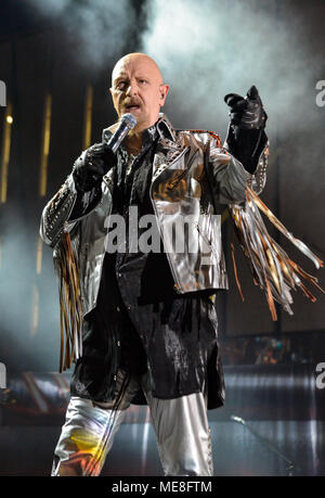 Las Vegas, Nevada, 21 avril 2018 . Le chanteur Rob Halford de Judas Priest pour la bande l'exécution en concert le jour 2 de la deuxième édition annuelle de Las Stique heavy metal music festival tenu à la Centre-ville de Las Vegas Events Center. Credit : Ken Howard/Alamy Live News Banque D'Images