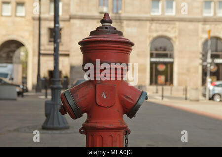 Vintage rouge d'incendie dans la ville Banque D'Images