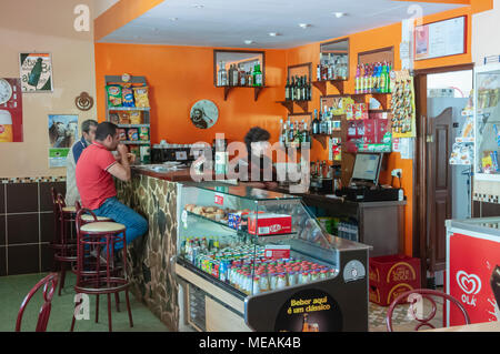 Bar et café typiquement portugaise, le Portugal. Banque D'Images