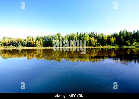 Calme et belle rivière Kymijoki en Finlande Banque D'Images