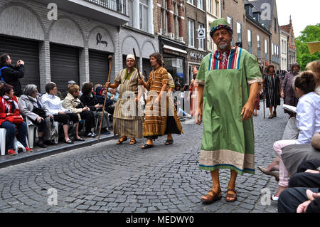 Bruges, Belgique. La Procession du Saint-Sang (Heilig Bloedprocessie), une grande procession catholique religieuse le jour de l'Ascension Banque D'Images