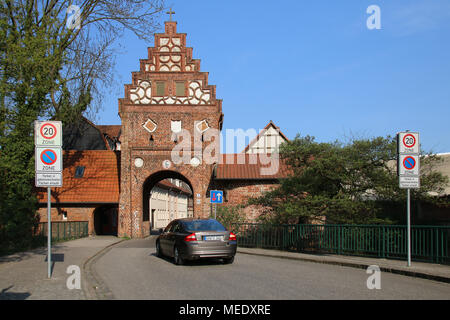 Salzwedel, Allemagne - 20 Avril 2018 : Vue de la porte de pierre de la ville hanséatique de Salzwedel, le plus jeune porte de la ville hanséatique dans l'affaire Altmark Banque D'Images