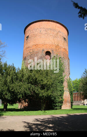 Salzwedel, Allemagne - 20 Avril 2018 : Vue de la tour de l'ancien château Salzwedel, qui est actuellement seulement en fragments. Banque D'Images