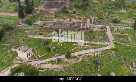 Vue aérienne du site archéologique de l'ancienne cité de Delphes, site de temple of Apollo et l'Oracle, Grèce Banque D'Images