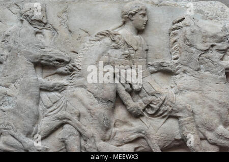 Londres. L'Angleterre. British Museum, frise du Parthénon (Parthénon), cavaliers du Sud, frise du Parthénon sur l'Acropole à Athènes, ca. Banque D'Images