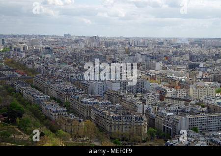 Paris, France - 16 Avril 2018 : Vue aérienne de Paris, 16 avril 2018 à Paris, France Banque D'Images