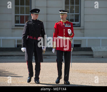 Inspection quotidienne des gardes de la Caserne Wellington parade ground avant de changer de la garde à Buckingham Palace, Londres, 20 avril 2018. Banque D'Images