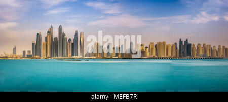 Panorama de la Marina de Dubaï photographié sur le Palm Jumeirah Banque D'Images