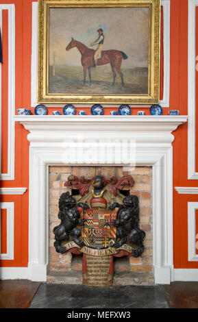 Château de Fonmon,Barry,Pays de Galles, la maison familiale de Sir Brooke Boothby,sa fille et son fils en droit,Riaz & Aliki Currimjee avec enfants Hugo & Aian Banque D'Images