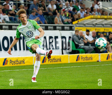 Football Bundesliga,sports,2017-2018,Borussia Moenchengladbach,vs VfL Wolfsburg 3:0,Stadium Borussia Park,scène de la match,Paul Jaeckel (Wolfsburg) Banque D'Images