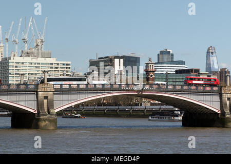 Lambeth Bridge sur la Tamise située dans la ville de Londres Banque D'Images