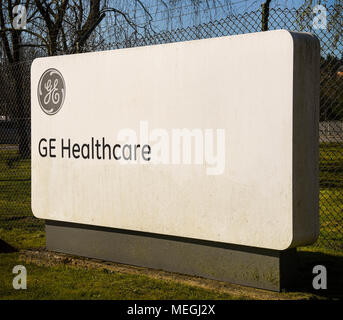 Panneau à l'entrée de l'usine de GE Healthcare à la périphérie de Cardiff, Pays de Galles Banque D'Images