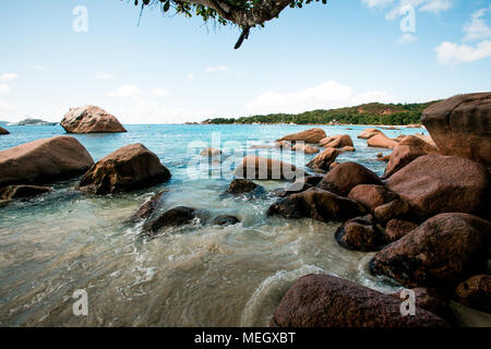 Seychelles- belle plage rocheuse Banque D'Images