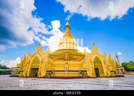 Yangon, Myanmar à Maha Wizaya pagode. Banque D'Images