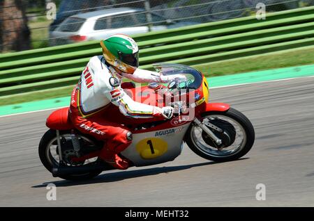 Circuit d'Imola, 21 avril 2018. Giacomo Agostini sur MV Agusta Motor Festival 2018 au cours de la légende au circuit d'Imola en Italie. Crédit : dan74/Alamy Live News Banque D'Images