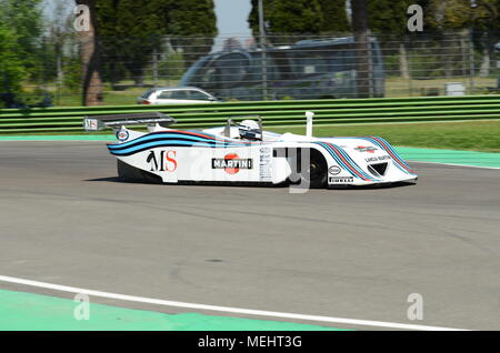 Circuit d'Imola, 21 avril 2018. Riccardo Patrese dur Lancia Martini LC1 Moteur prototype lors du Festival 2018 de légende au circuit d'Imola en Italie. Crédit : dan74/Alamy Live News Banque D'Images