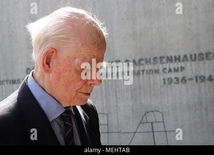 Sachsenhausen, Allemagne, 22 avril 2018. Président du Comité international de Sachsenhausen, Bernt Lund, prenant part à la centrale du service commémoratif à l'ancien camp de concentration de Sachsenhausen sur le 73e anniversaire de la libération des prisonniers. Photo : Wolfgang Kumm/dpa dpa : Crédit photo alliance/Alamy Live News Banque D'Images