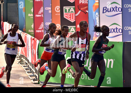 Londres, Royaume-Uni. 22 avr, 2018. La Vierge Argent Marathon de Londres 2018 LondonMarathon ; # porteur ; Credit : Marcin Libera/Alamy Live News Banque D'Images