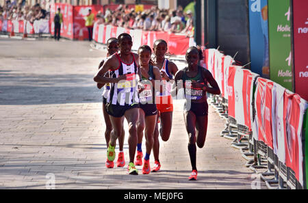 Londres, Royaume-Uni. 22 avr, 2018. La Vierge Argent Marathon de Londres 2018 LondonMarathon ; # porteur ; Credit : Marcin Libera/Alamy Live News Banque D'Images