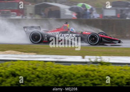 Birmingham, Alabama, USA. 22 avr, 2018. ROBERT WICKENS (6) du Canada apporte sa voiture à travers les virages au cours de la Honda Indy Grand Prix de l'Alabama à Barber Motorsports Park à Birmingham en Alabama. Crédit : Walter G Arce Sr Asp Inc/ASP/ZUMA/Alamy Fil Live News Banque D'Images