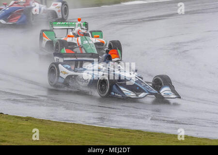 Birmingham, Alabama, USA. 22 avr, 2018. MAX CHILTON (59) de l'Angleterre apporte sa voiture à travers les virages au cours de la Honda Indy Grand Prix de l'Alabama à Barber Motorsports Park à Birmingham en Alabama. Crédit : Walter G Arce Sr Asp Inc/ASP/ZUMA/Alamy Fil Live News Banque D'Images