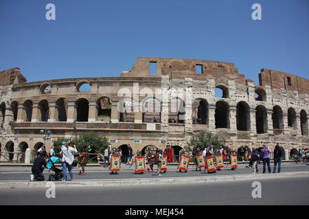 Rome, Italie. 22 avr, 2018. Anniversaire 2771 - Naissance de Rome par les célébrations Colisée, Rome, Italie, le 22 avril 2018 Credit : Gari Wyn Williams/Alamy Live News Banque D'Images