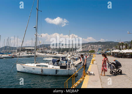 Kavala, Grèce, port et location lodge Banque D'Images