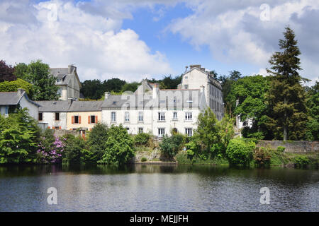 Huelgoat, une destination touristique populaire en Bretagne, France - John Gollop Banque D'Images